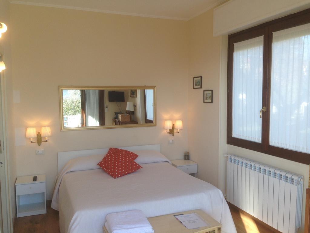 Hotel Dal Generale Moniga del Garda Pokoj fotografie